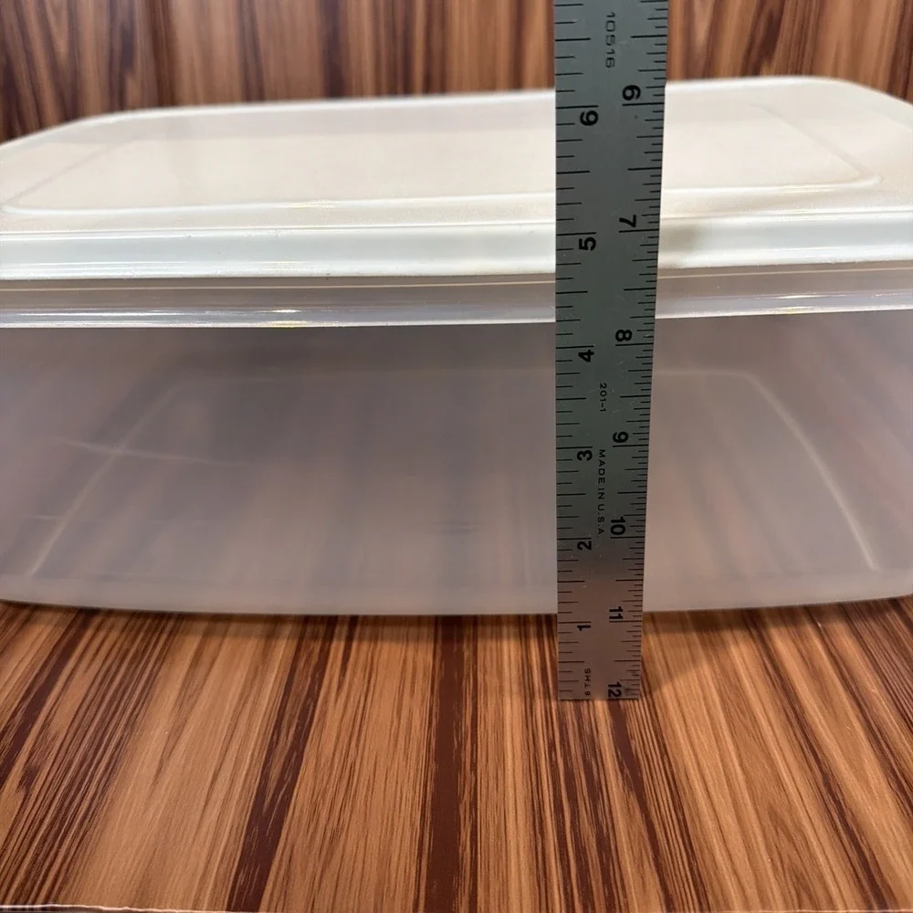 Rubbermaid Vintage 90's 33 Cup #8 Servin Saver 0008 Container Almond Lid